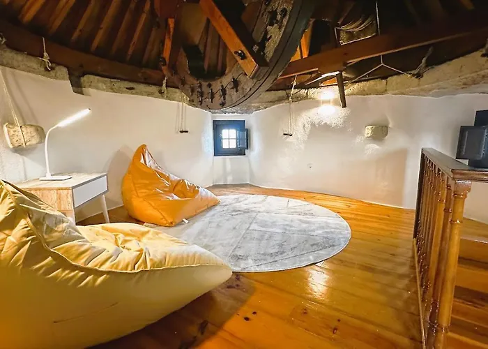 Moinho Do Avo Joao Santa Barbara (Lisbon)